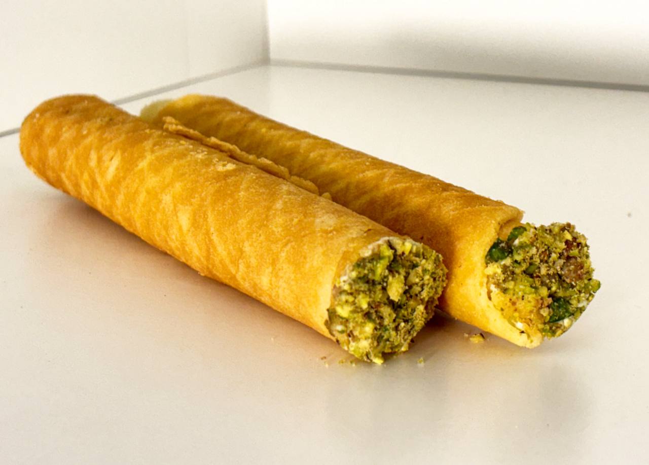 Pistachio cream tubes
